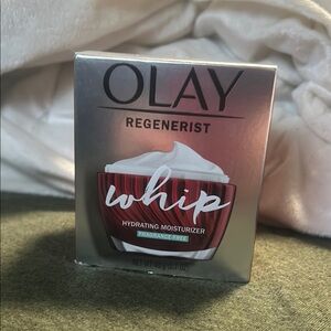 Olay Regenerist Whip Hydrating Moisturizer - Silver